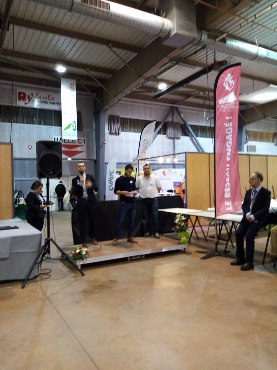 JAVendee's tweet photo. [Soirée des Ambassadeurs de la Ruralité]
Lancement de la soirée des Ambassadeurs de la Ruralite https://t.co/pVcjTNewq9