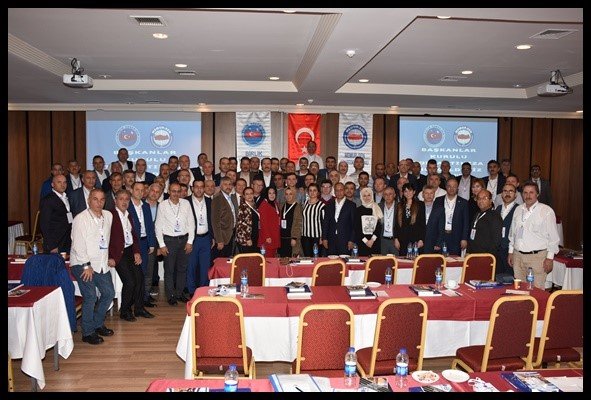 #PTTÇalışanıÇözümİstiyor

10/1 – Müşterilerle kargo ve kurye sözleşmeleri yapılırken maliyet hesabı yapılmadan gerçek maliyetinin çok altında rakamlarla sözleşmeler imzalanmıştır. Bu durum hem kurumun mali anlamda zarar görmesine neden olmuş hemde personele gereksiz yere iş gücü