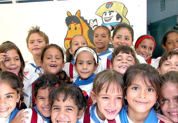 SuselyMorfaG's tweet photo. En #Cuba donde nada es más importante que un niño y donde está viva la idea martiana de que ellos son la esperanza del mundo, podemos afirmar que es total el respeto a la convención de los derechos del niño en su 30 aniversario @UJCuba @DiazCanelB @DrRobertoMOjeda @OPJMCuba https://t.co/UDLgSGLT8P