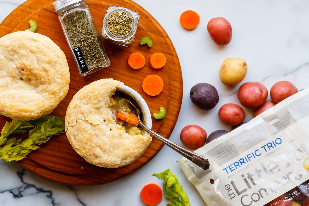 (#ad) New post! #Vegan Pot Pies with Flaky Pastry 🌱🍴 Get the recipe: ilovevegan.com/vegan-pot-pies/ Made with <a href="/LittlePotatoCo/">Little Potato Co.</a>'s Creamer potatoes