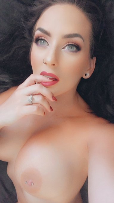 Hi baby!!!! Wanna cyber fuck? Message me if your interested in one of the best Skype shows you&rsquo;ll ever<a href="/tag/mfcmodel"class="tags"><span>#mfcmodel</span></a><a href="/tag/ms_nova"class="tags"><span>#ms_nova</span></a>