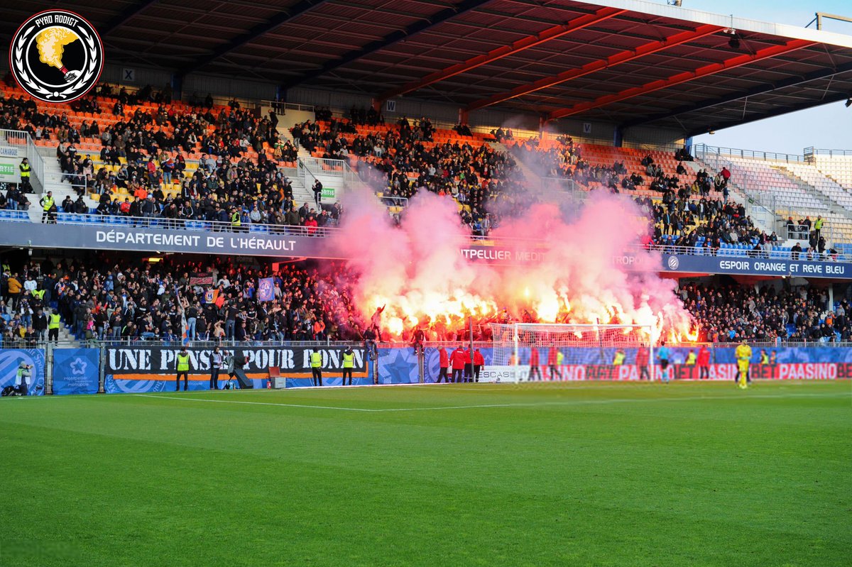 pyroaddict_'s tweet photo. Montpellier 🇨🇵 - Toulouse 🇨🇵 | 10.11.2019 #MHSCTFC
In honor of Ronan Pointeau, a french soldier, dead for France 🙏🏼 https://t.co/VtNYWr8Fjh