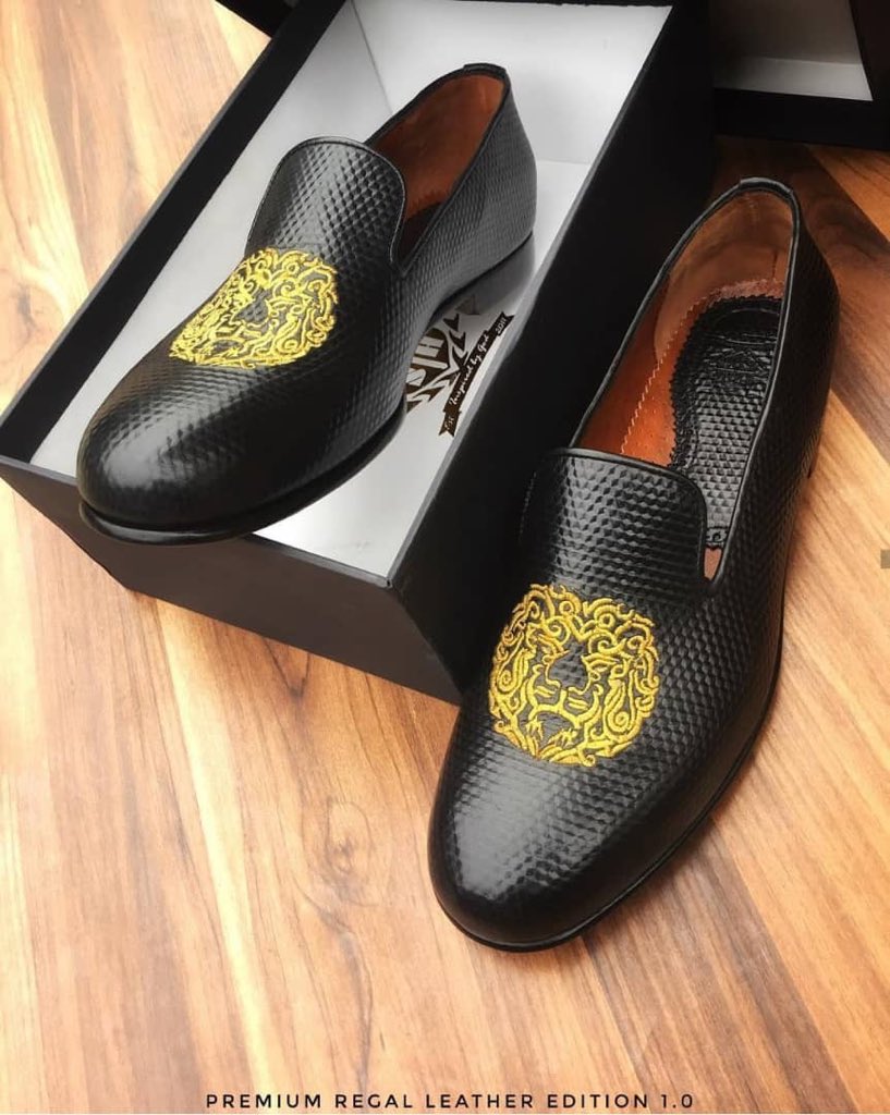 ipushxclusively's tweet photo. Being a Pushxclusive man is pretty simple...
See a design you admire and love to own, place an order by calling or sending a message via DM/WhatsApp on 08068722472
Make a deposit, we produce and deliver πππ½
#pushxclusive #shoesbypushxclusive #madeinnaija #madeinnigeriashoes https://t.co/hDaQ5f4ChU
