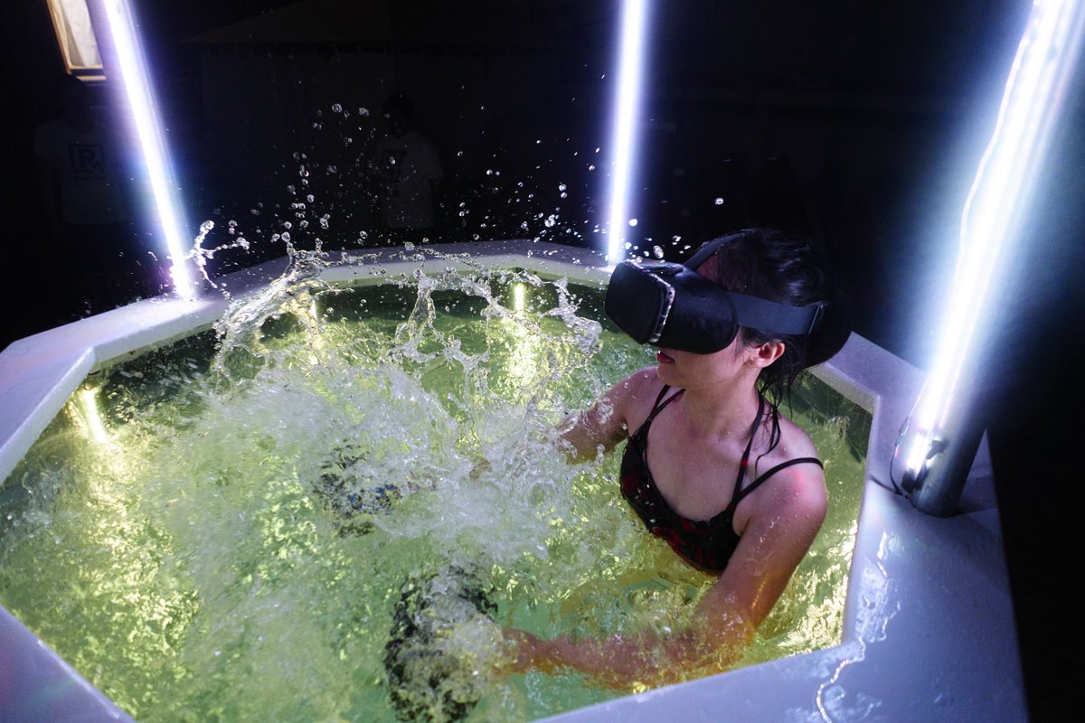 gawajun's tweet image. 12/7のxR Tech Tokyoで登壇させていただくことになりました。

中二病全開の妄想を30分間語らせていただきます。

私がプールVRで実現したいの「誰もがヒーローになれる未来」。

子供もじっちゃんもばっちゃんも障がい者も。

#xRTech