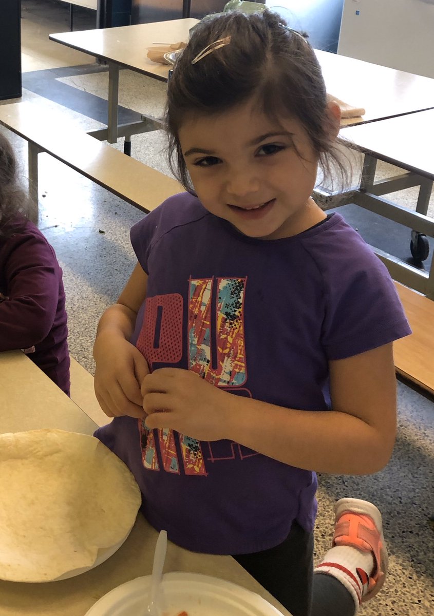 Cedarcrest_EMSB's tweet photo. @emsbbase daycare students enjoying their last Ped day with some fajita-making fun and creating Mexican mirror art!! .
#cedarcrestemsb #theplacetobe #studentlife #pedday #weareenglishmtl #emsbbase https://t.co/VCmfuVGv9d