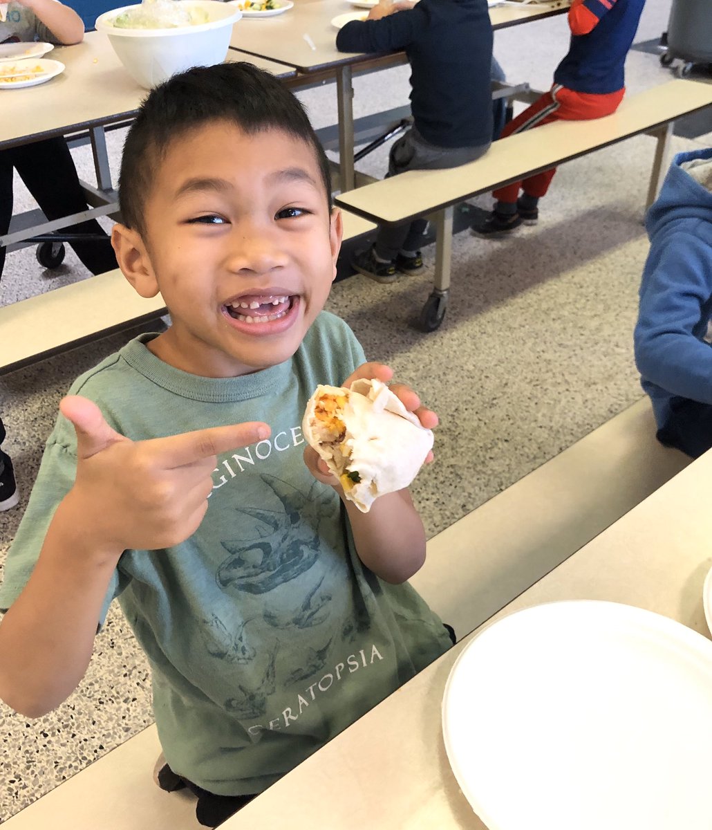 Cedarcrest_EMSB's tweet photo. @emsbbase daycare students enjoying their last Ped day with some fajita-making fun and creating Mexican mirror art!! .
#cedarcrestemsb #theplacetobe #studentlife #pedday #weareenglishmtl #emsbbase https://t.co/VCmfuVGv9d