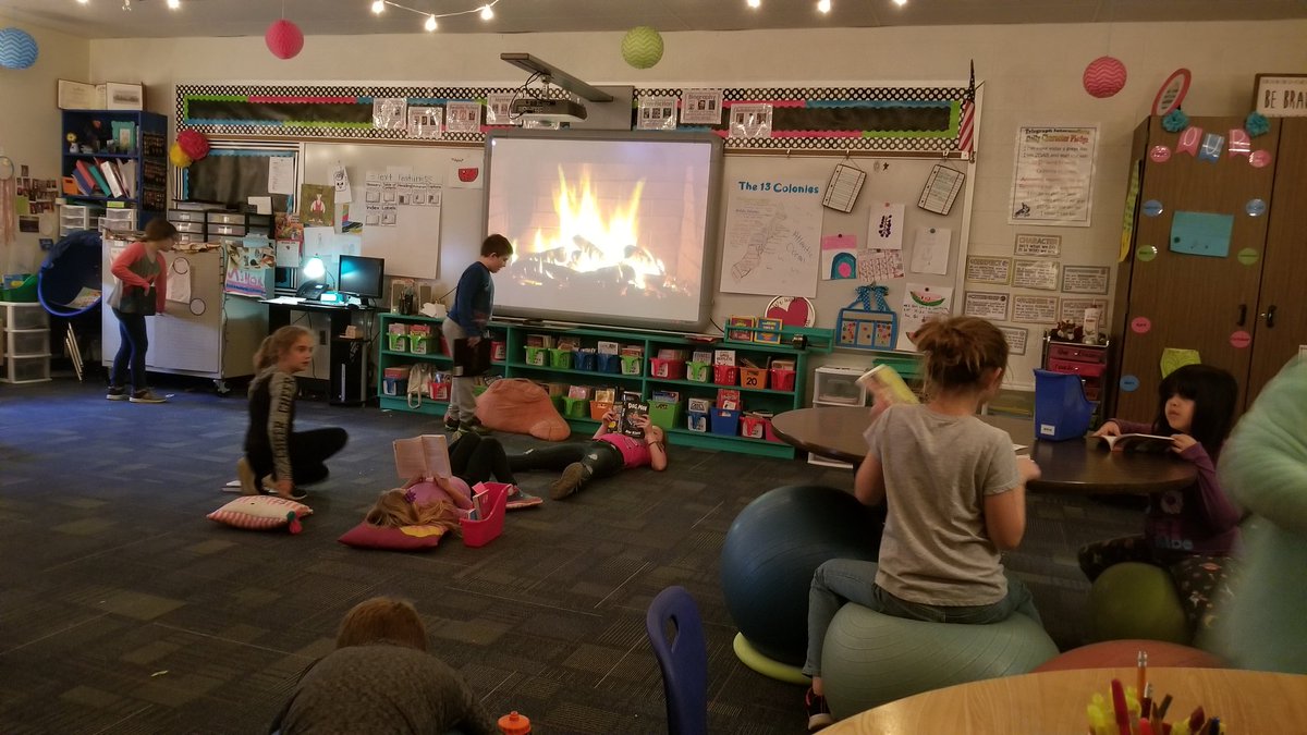 msholtsclass's tweet image. Reading by the fireplace with Christmas music makes my heart happy! ❤ #telegraphisawesome #3rdgraderocks #Christmasismyfavorite