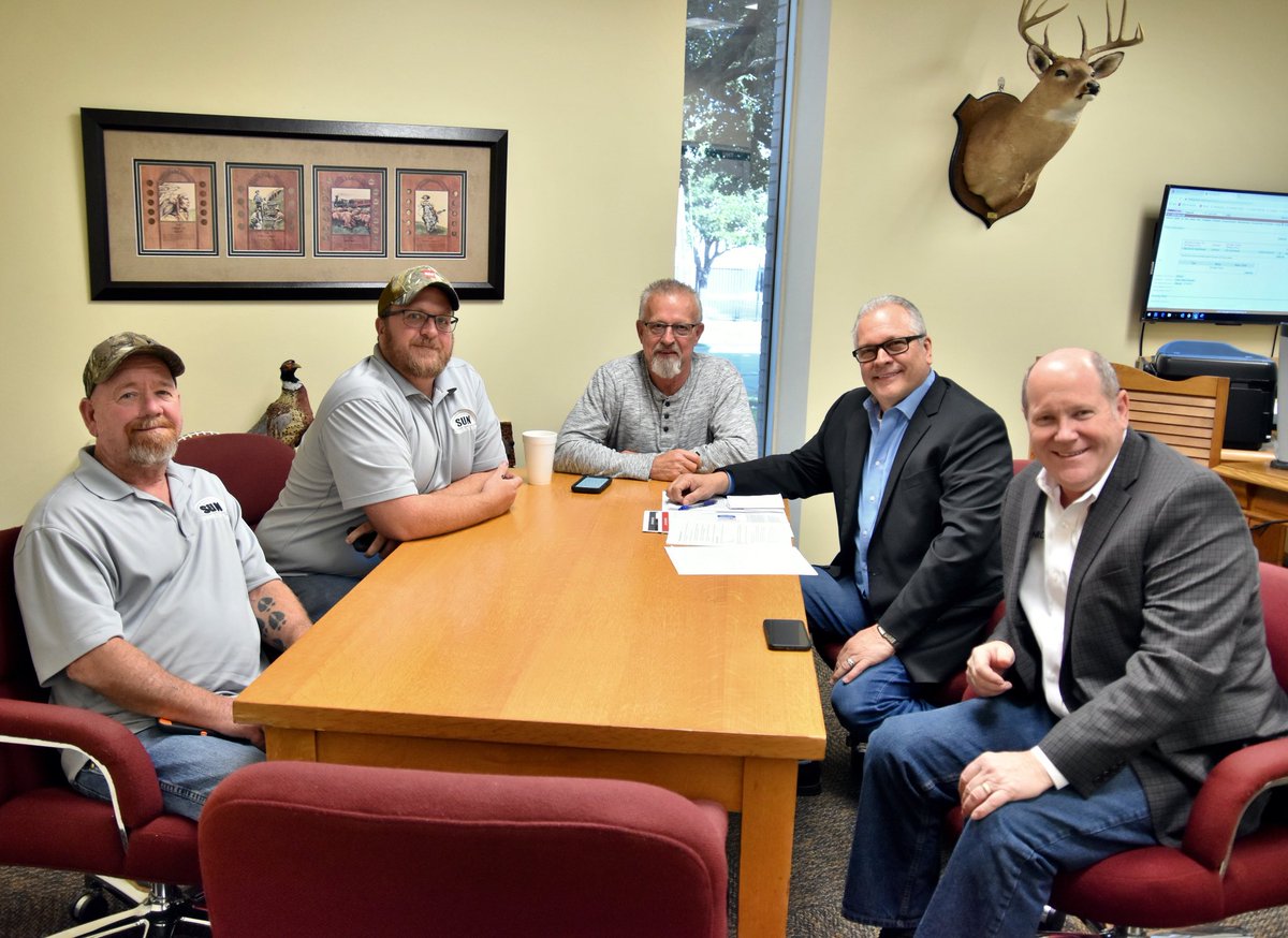 NRCA_CEO's tweet image. Great to spend time with friends at Sun Commercial Roofs in Dallas to discuss ⁦@NRCAnews⁩ #ProCertification