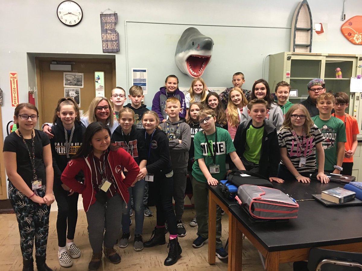 jawesomebaker's tweet photo. Thankful for my advisory family!         💙them!  @CJHSBlueStreaks #seastheday https://t.co/XqL0EeU88U