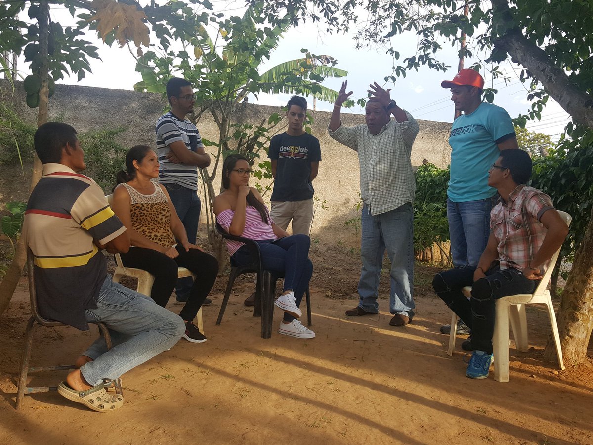 Luishzamora's tweet photo. #20Nov Equipo de Organización Regional de @VoluntadPopular #Monagas nos dirigimos a Santa Barbara, analizando los alcances de los avances en el municipio según lo contemplado en nuestro Plan Nacional de Organización.

Seguimos avanzando por #LaMejorVenezuela https://t.co/HG1XylePqf