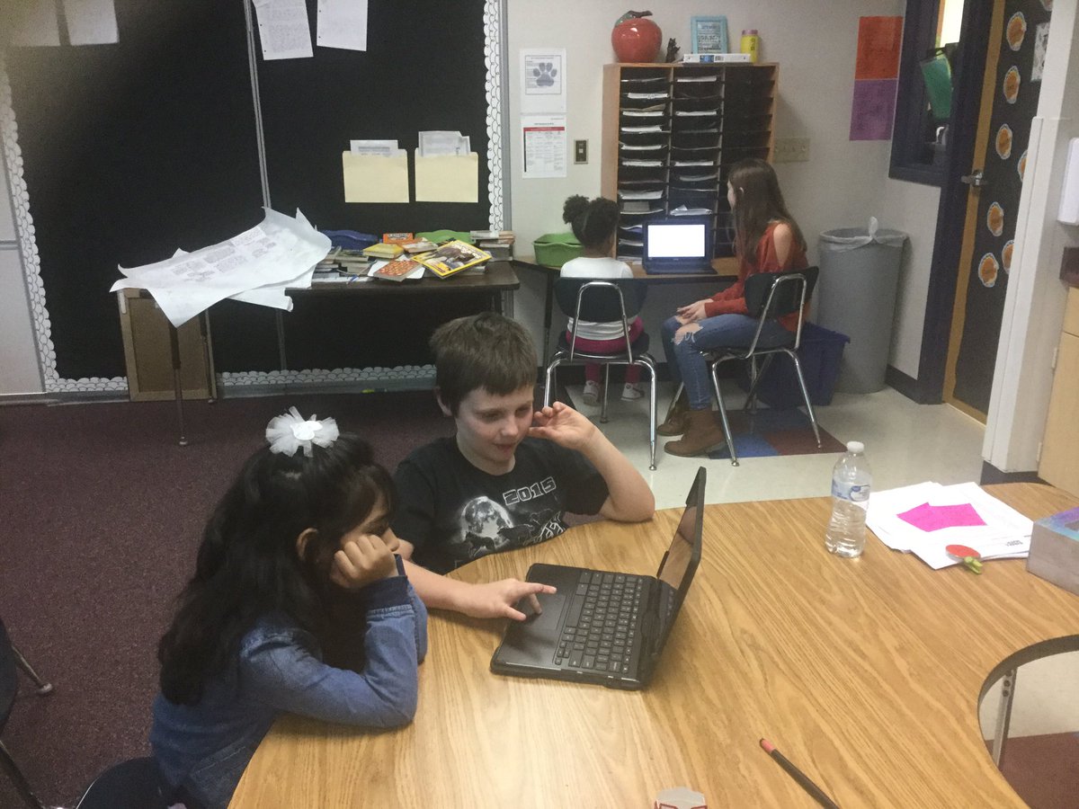 EAlberswerth's tweet photo. Teaching kindergarteners about our nonfiction research. 5th graders realized how hard it is to keep the attention of a kindergartner. #prideFPS https://t.co/3YTSrzScvw