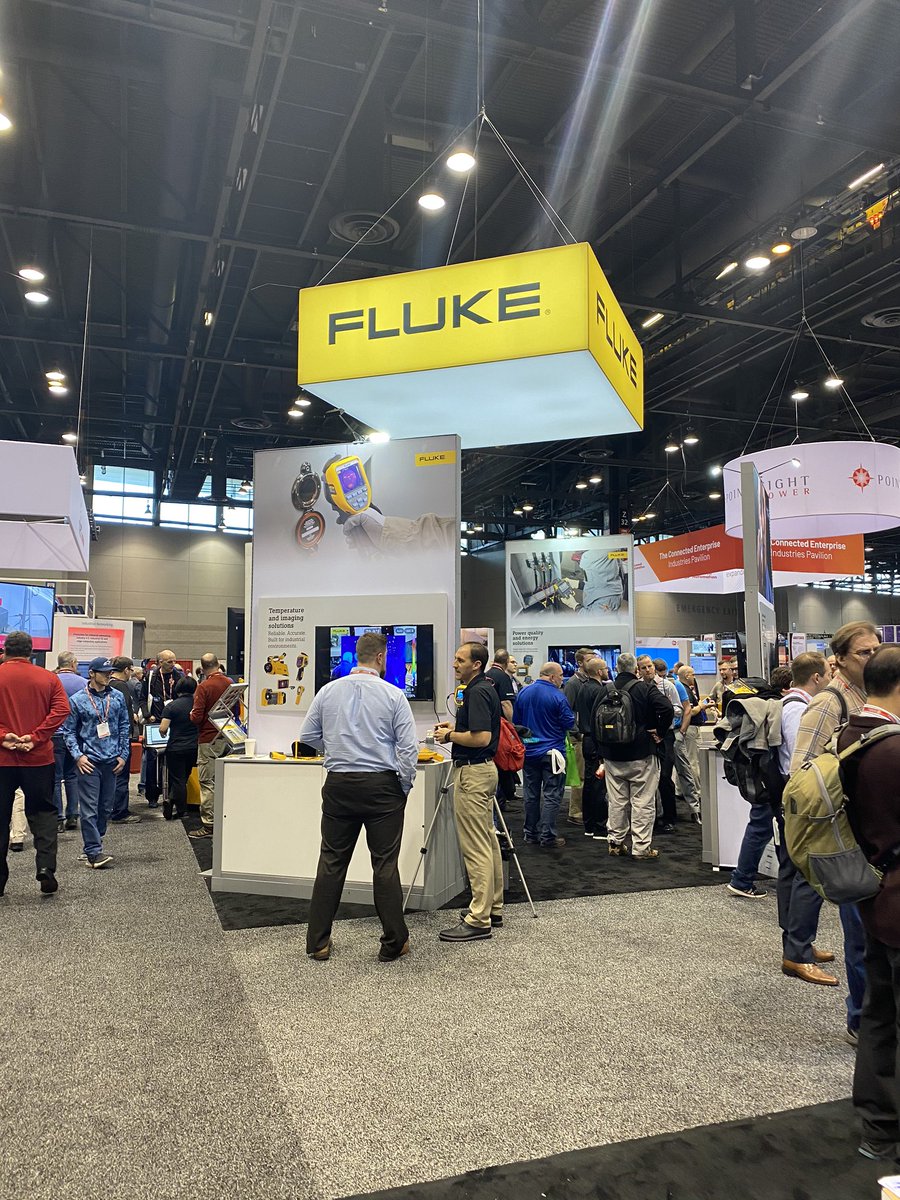 BrownleeTravis's tweet photo. @McNaughtonMcKay #ROKingwithMcMc @FlukeCorp https://t.co/D37dtmqDC3