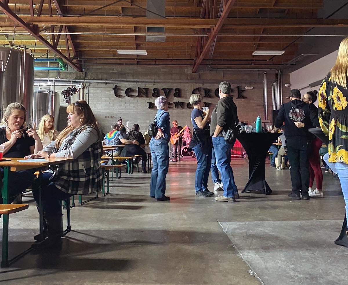 tenayacreek's tweet photo. More 20th Anniversary Party 🎉 pictures. Already can’t wait till next year 🍻 #20yearsofbeers 
.              
.
.
.
.
#vegasbeer #craftbeer #tenayacreekbrewery #lasvegas #beer #workharddrinkbeer #thecreek #beerstagram #beerthirty #kegs #downtownlasvegas #beerlife #lvbeer https://t.co/ZC6Q3349Tn