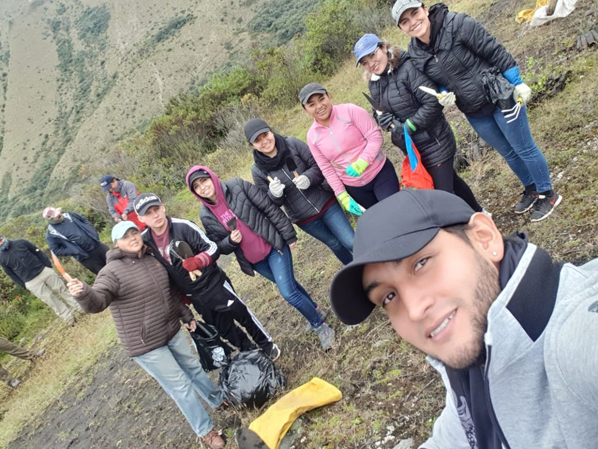 EnlaceNF's tweet photo. Agradecemos al @fonag por invitación a la Jornada de Reforestación. @EnlaceeNF apoyando estas importantes actividades. https://t.co/AzLCnXtH0i