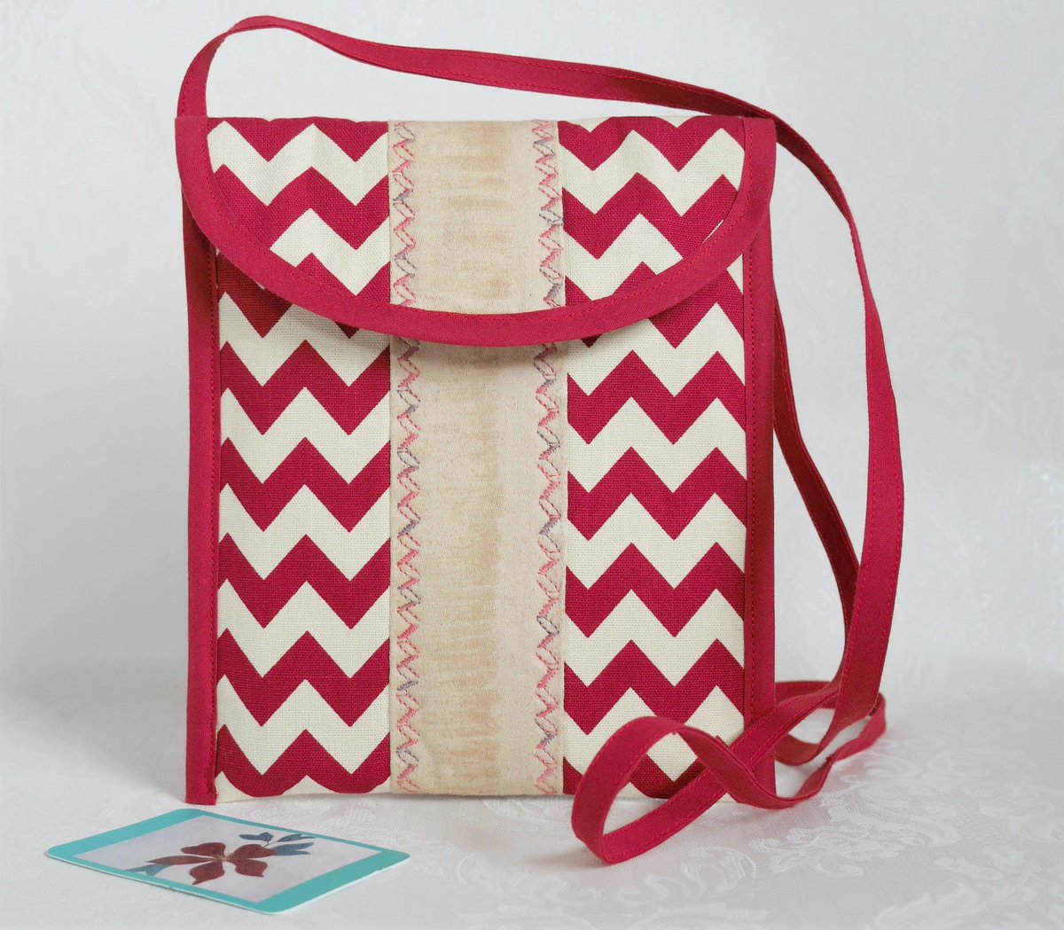 barmadebags's tweet photo. Did you know that all my #bags are made from reclaimed fabrics? https://t.co/QEp9bPLAJX
#handmadehour #onlinecraft #usingupscraps #giftidea https://t.co/j1UOqrJLNo
