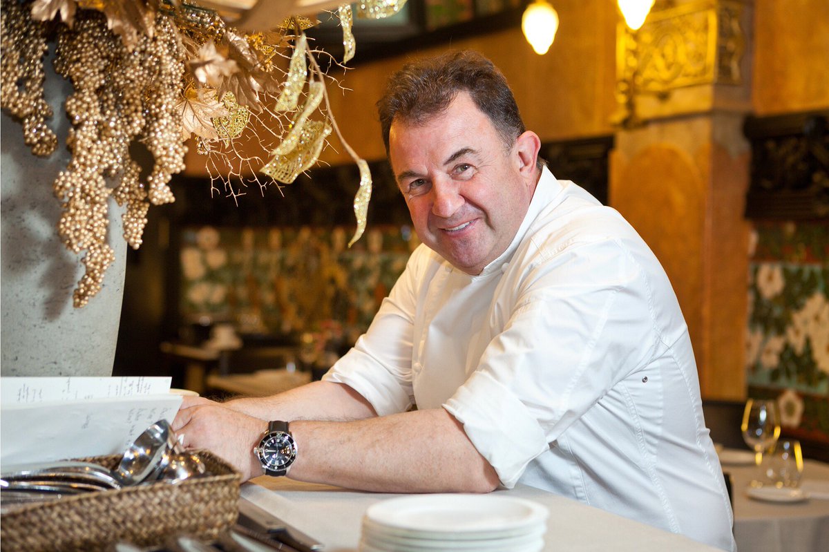 Otra noche mágica para Martín @berasategui y todos sus equipos. Dos nuevas estrellas Michelin... ¡y ya son doce! ¡Enhorabuena, Martín! Suma y sigue. #GuiaMichelin2020 <a href="/GuiaMichelin_ES/">La Guía MICHELIN</a>