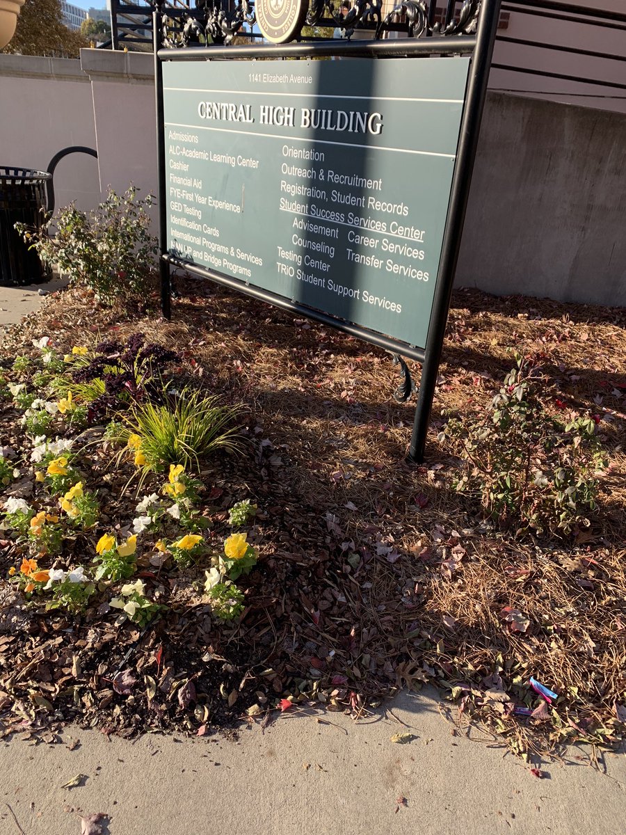 xxDYLIS's tweet image. Just in case anybody forgot which building to go to! #BPTatCPCC #DMEDreamTeam19