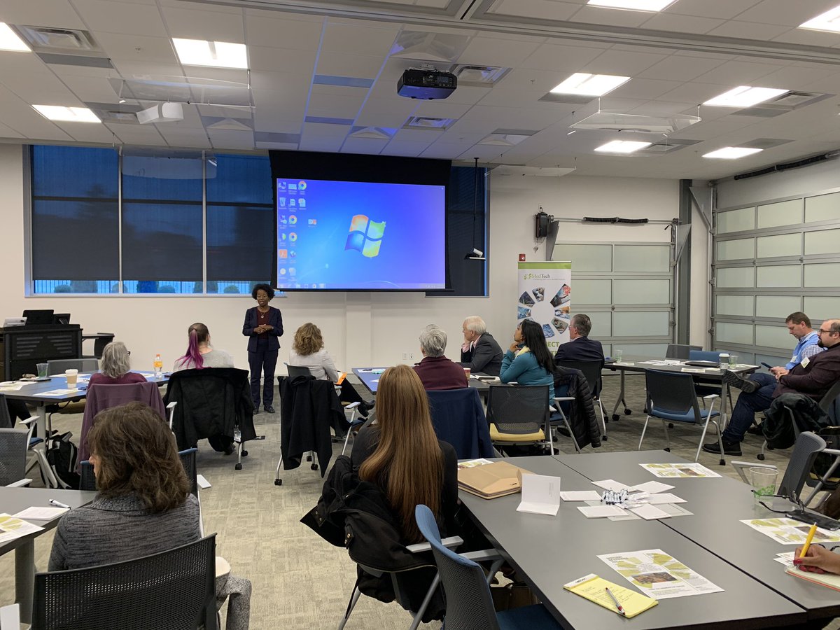 LifeSciNY's tweet photo. We are extremely grateful to have Dr. Sharon Brangman here at our #MedTechMeetUp. Dr. Brangman is a nation-wide leader in geriatrics and is the Chair for the Geriatrics Department at @UpstateNews and she is discussing her pertinent, ongoing work with aging patients. Great story! https://t.co/1zoLpB0JwN