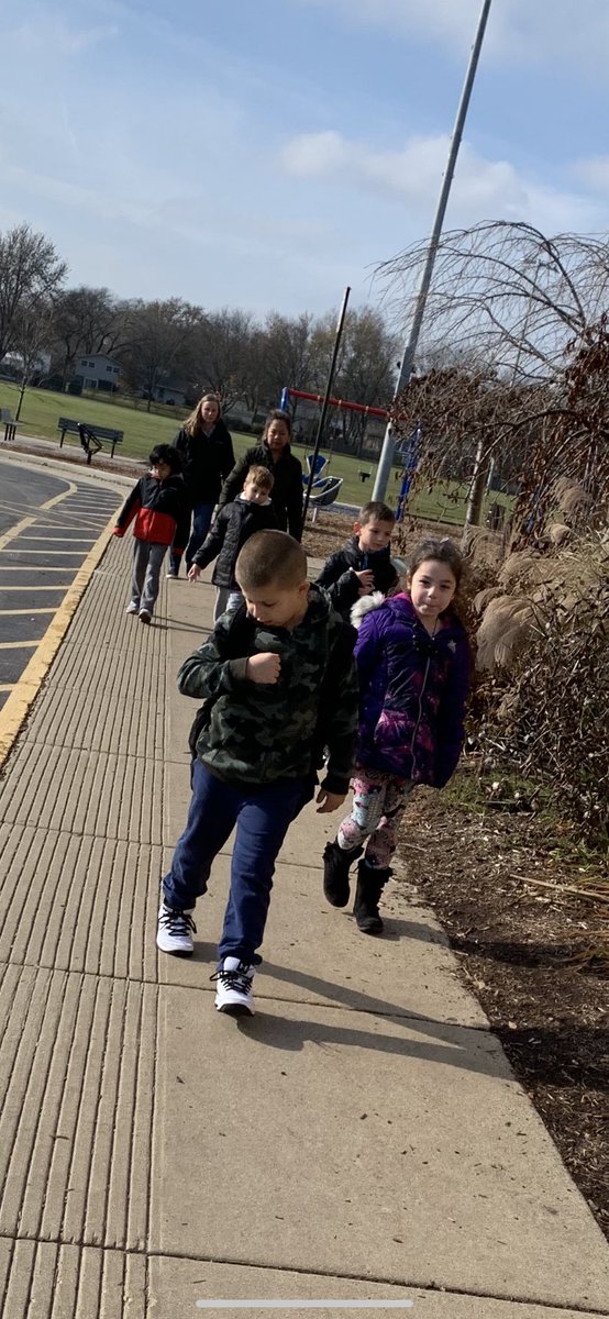 MrsHess_sd54's tweet photo. After the cold weather weβve been having, we are very thankful for this 50 degree day that allowed us to take a nature walk and have extra recess to enjoy the fresh air. #halepackstrong #weare54 #fun15 https://t.co/idNmSJd7Vu