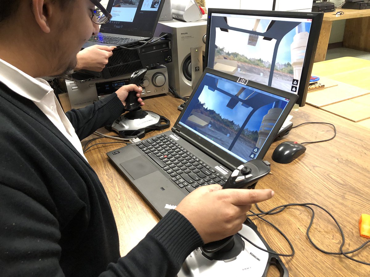 TechFmm's tweet image. Guest Speaker Nicole from the Ontario Construction Career Alliance talking time out to talk to the Technology Department students. @FMMtweets