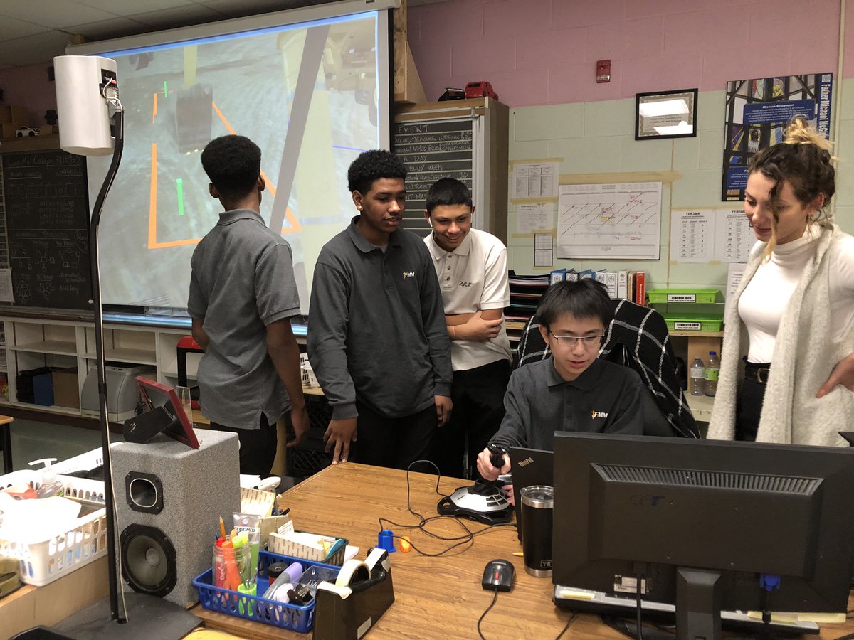 TechFmm's tweet image. Guest Speaker Nicole from the Ontario Construction Career Alliance talking time out to talk to the Technology Department students. @FMMtweets