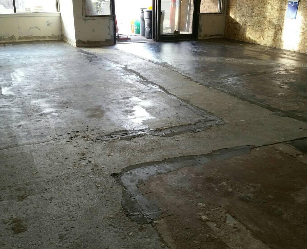 karndeanfitter's tweet photo. In preparation for this customer's new @karndeanUSA floor, we applied @UZINUS #nc150 over the existing, not so smooth, concrete substrate. #DesignFlooringIsOurPassion #floorprepdoneright #installflooringdifferently https://t.co/ya470fC6D8