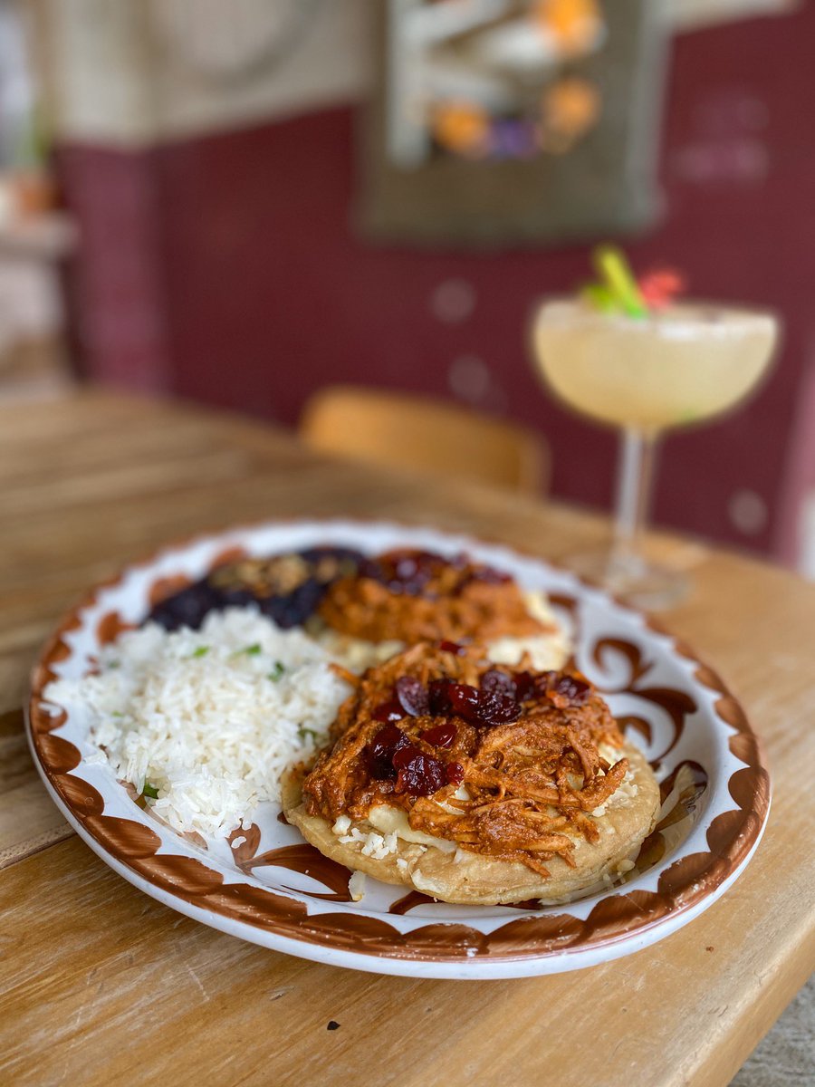 EatHoncho's tweet photo. ¡Honcho Especiales!
Mole Turkey Tostadas, Tres Carnes Taco, Stir Fry Shrimp &amp; Coconut Curry Soup.
Available through Tuesday, November 26 &amp; not 'til after 4PM on the weekend.
#honchospecials #honcho #eathoncho #unionjoints https://t.co/pNY5Xgfl0l