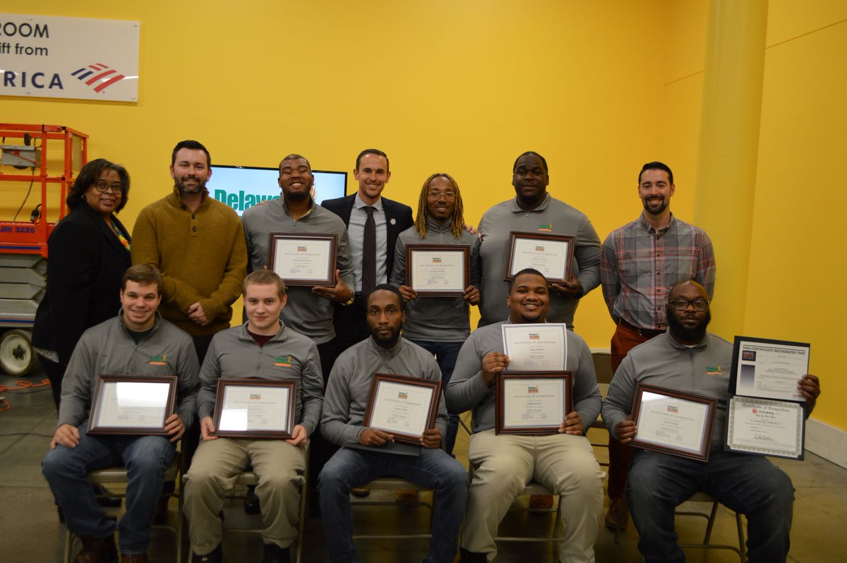FoodBankofDE's tweet photo. We celebrated 10 graduates of our L.O.G.I.C. program this morning! Thank you @ILikeMikeSmith for providing keynote remarks! Read all about the day on our blog: https://t.co/zkarRK6gTC #netde https://t.co/mSz5ipdKJP