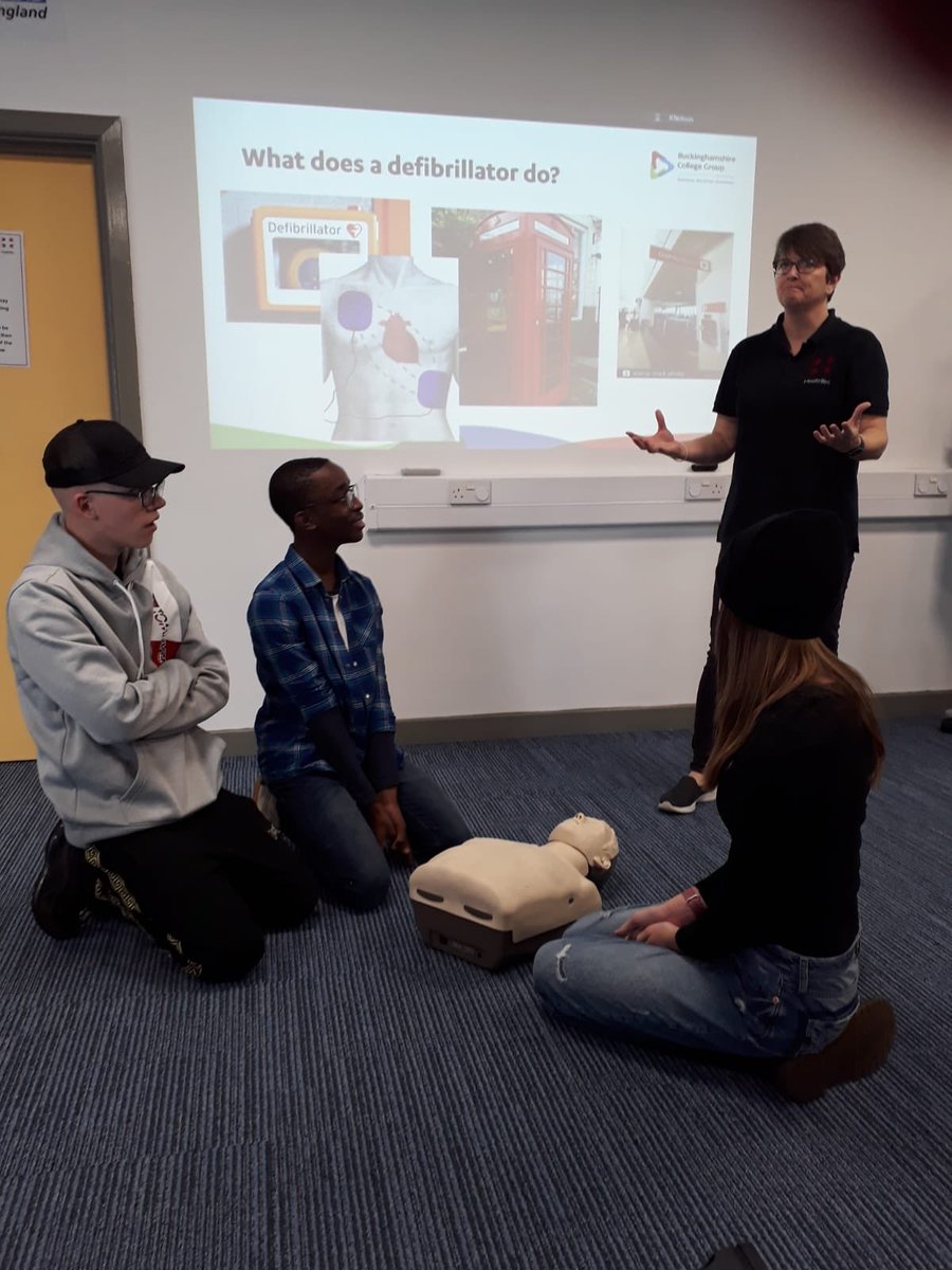 CCChalfonts's tweet photo. Thank you very much to @HealthTecTV for hosting our students at Buckinghamshire College today. The sessions were very interactive and the students learnt valuable life skills. #cccemployability https://t.co/ml0qSNoxFN