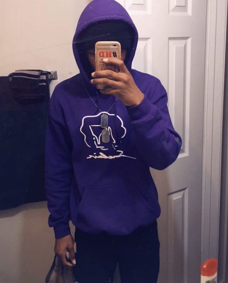 BoDaeoo's tweet photo. Sky Priority 😈💜 . https://t.co/sdnB7fiozD