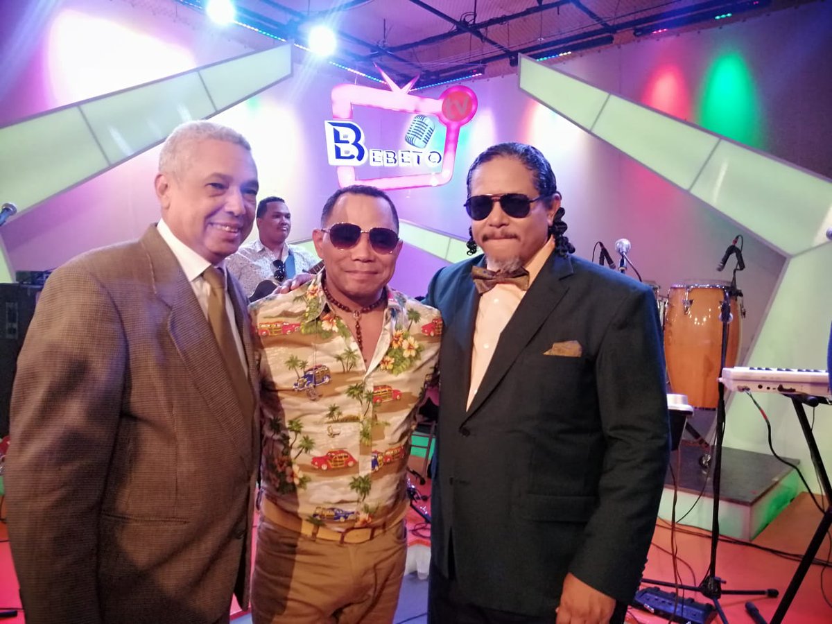 SalvadorReports's tweet photo. Instante de distracción junto a la estrella de la bachata #JoeVeras y el mejor productor de la televisión Dominicana #AlbertoBernabe @Bebetotv1 @bebetotv https://t.co/oDji4leGHd