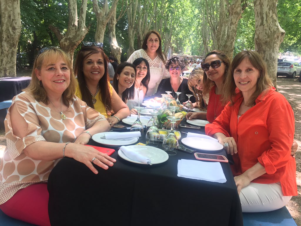 JDiegep's tweet photo. Con el Equipo de Inspectoras siempre es grato participar de la reunión de fin de año junto a las Comunidades Educativas de la  Diócesis del Obispado de Morón - JUREC. Muchas gracias por el acompañamiento. @JuanCruz_R @adriana_frega https://t.co/ba9GPMpNzH