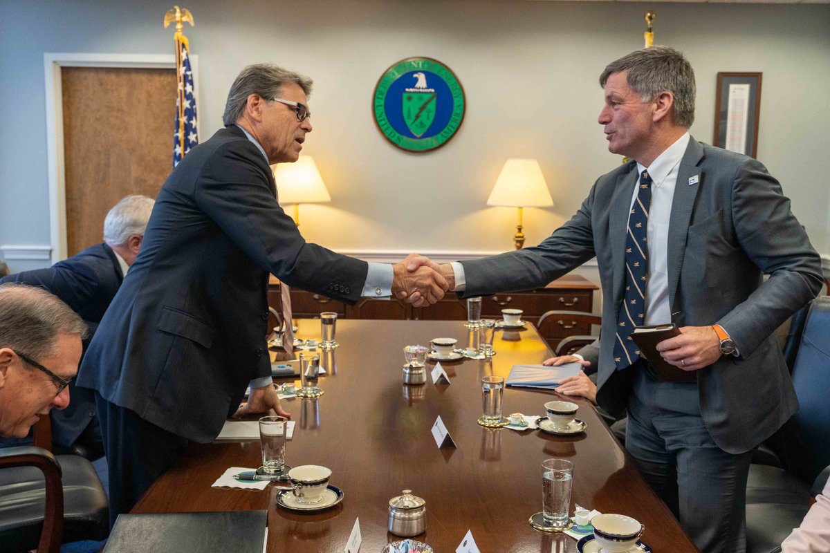 Rick Perry tweet media