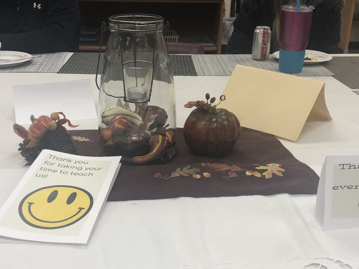 SRSChalke's tweet photo. Thank you Farmwell FACS teachers for hosting a delicious Thanksgiving Luncheon today! @LCPSFarmwell @FSMSpta https://t.co/GPNnELBFZB