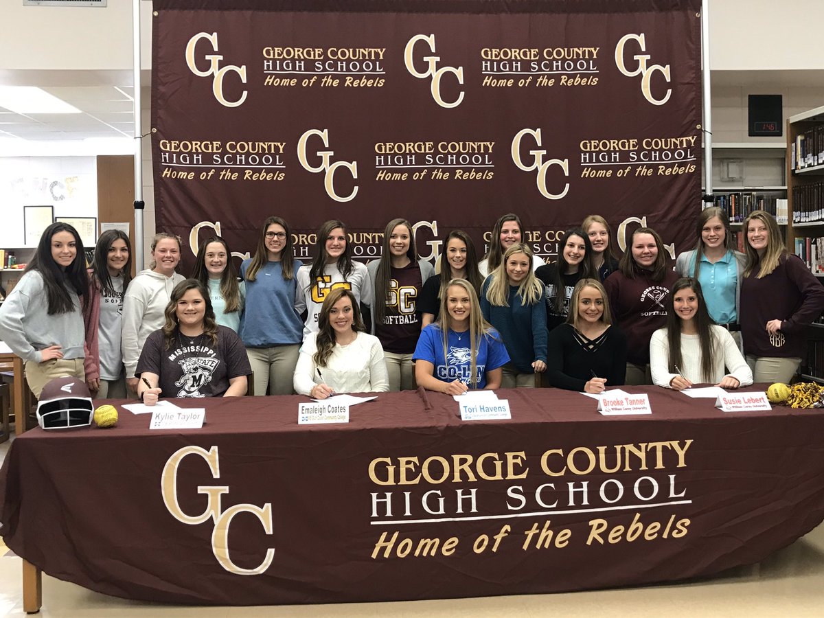 thecounty_sb's tweet photo. Huge day for GCHS and GC softball! Even bigger day for these 5 young ladies signing their letter of intents to continue their education at the next level while playing the game they love. CONGRATULATIONS! We are so proud of each of you 👏 https://t.co/aCeuZSKNHn