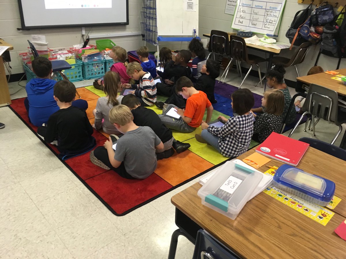 J_JonesJungle's tweet photo. We are learning to use notes on our I-pads. #tarao #taraes https://t.co/merMJc17Le