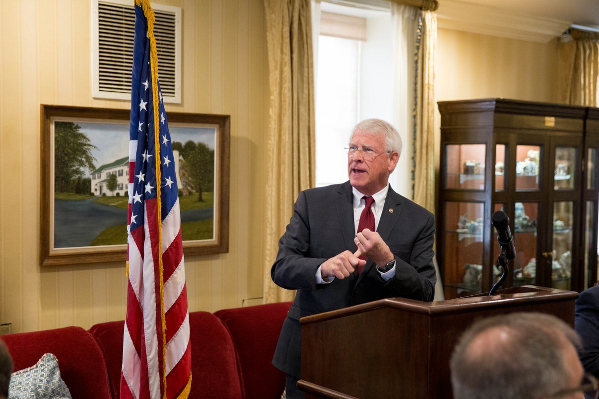 SenatorWicker's tweet photo. It was great to see so many representatives of the @MSFarmBureau this afternoon in Washington. Agriculture is the backbone of our state’s economy and @SenHydeSmith and I will continue working to support our farmers. https://t.co/nmXRcb4E5f