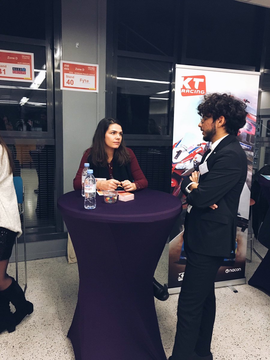 mariontonard's tweet photo. Belle soirée #Alumni à la rencontre des étudiants du @poledevinci et des anciens élèves des trois écoles du pôle @IIMparis @ESILVparis @EMLVparis pour présenter @FYTEasily @MorganPhilips et mon parcours. #PULV #IIM #EMLV #ESILV #Marketing #Digital @DevinciAlumni #AlumniFair https://t.co/XGbPZmBiFS