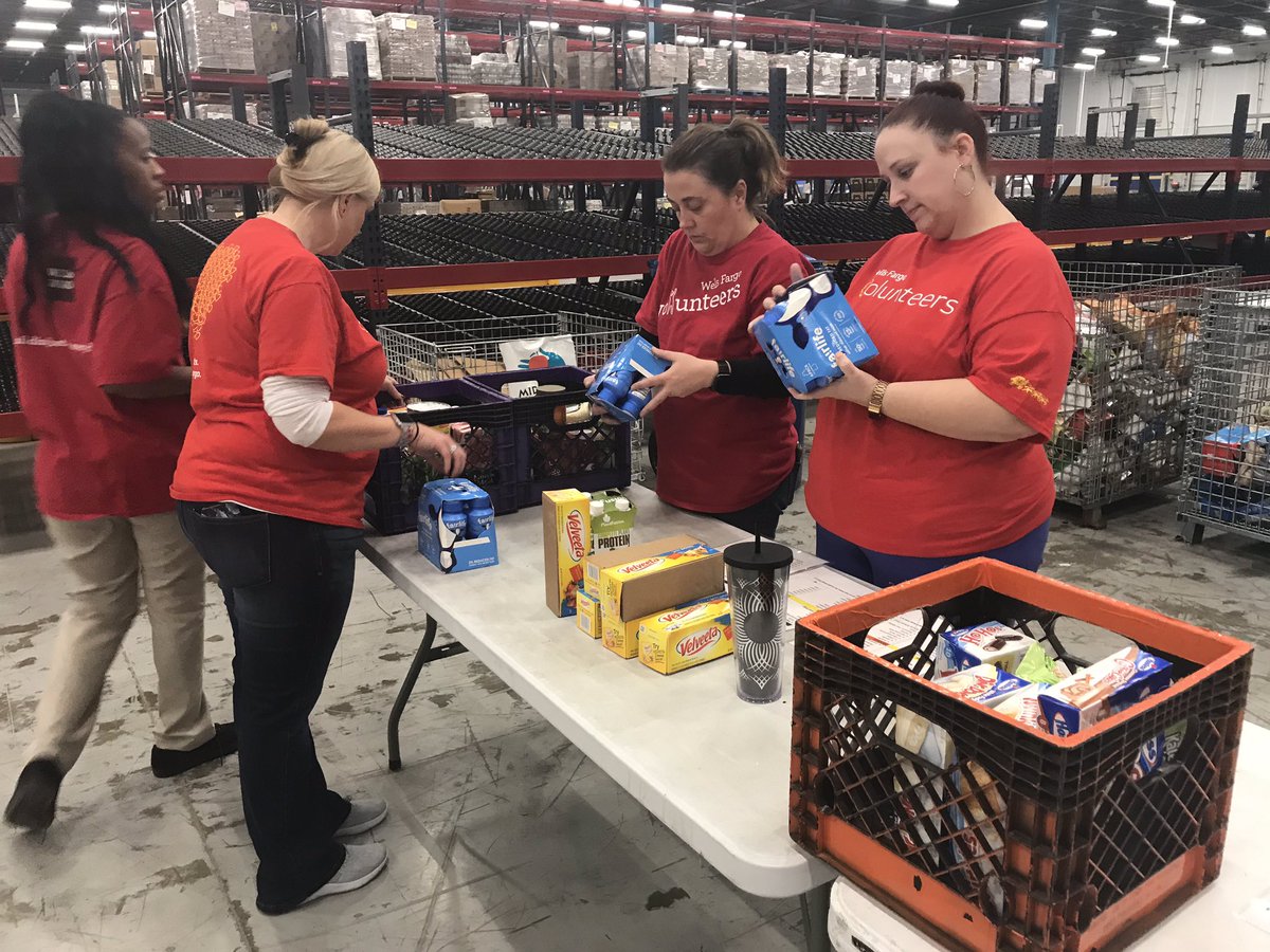 Our @WellsFargo #WFVolunteers joined @MSouthFoodBank in #Memphis, sorting food into boxes to support @FeedingAmerica. The boxes will support 31 counties in #Tennessee #Mississippi and #Arkansas, where 1 in 6 struggle with hunger #GiveWhatYouCan