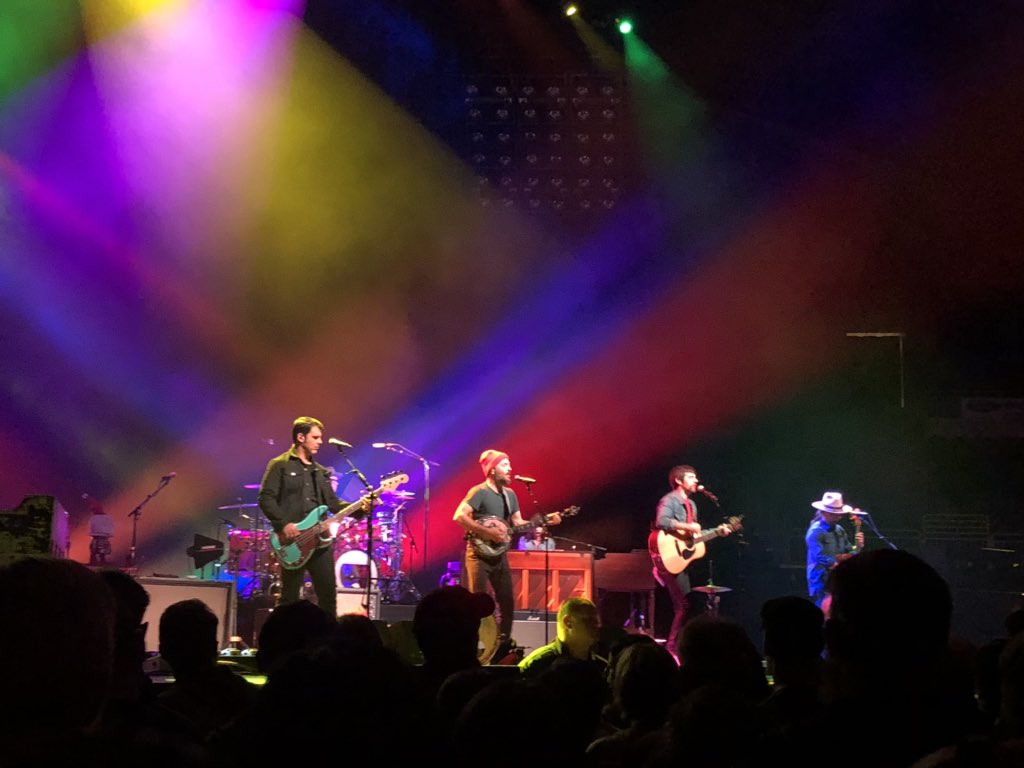 jestyr18's tweet photo. Amazing show last night by @theavettbros in Evansville!  #evansville #concert #theavettbrothers https://t.co/97jBpJRpUu