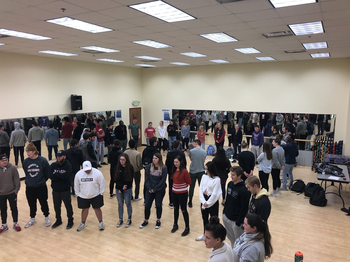 MindyMayol's tweet photo. Fun social connectedness event tonight between @UIndyAthletics men’s soccer student-athletes &amp; non-athletes...organized by my @UIndyCHS @UIndyKINS Sport &amp; Exercise Behavior students! https://t.co/UpeyJHFPdi