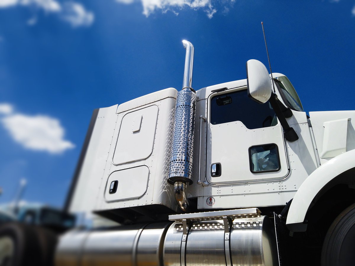 Turiscarga's tweet image. A partir del 2020 hacienda se pondrá mas estricta en cuanto a facturas apócrifas, revisa esta información con tu contador. Próximamente platicaremos sobre este y otros temas en el Podcast Transporte Financiero.