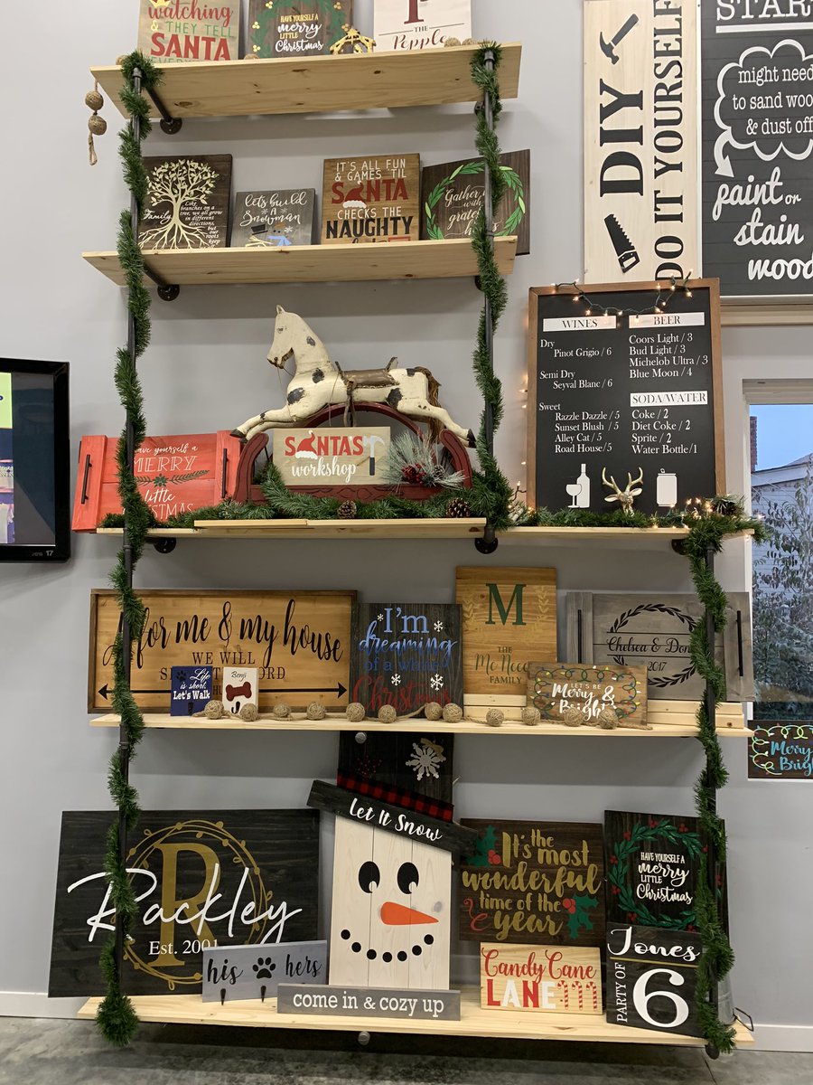 About to start the Merchants West meeting <a href="/CreativeGIndy/">Creative Gatherings</a> a great place to create new holiday decor!