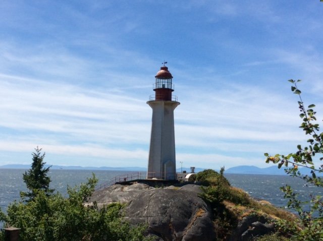 TheNewOcean's tweet image. Commodore, I have reached out to your public affairs of and was able to plot an intercept course for the #KetchHarbour #ImageTechs and #SAR dog team we missed the RZ. By the time we arrived #Ambleside the #warship was steaming due west of abeam of #PointAtkinson Light.