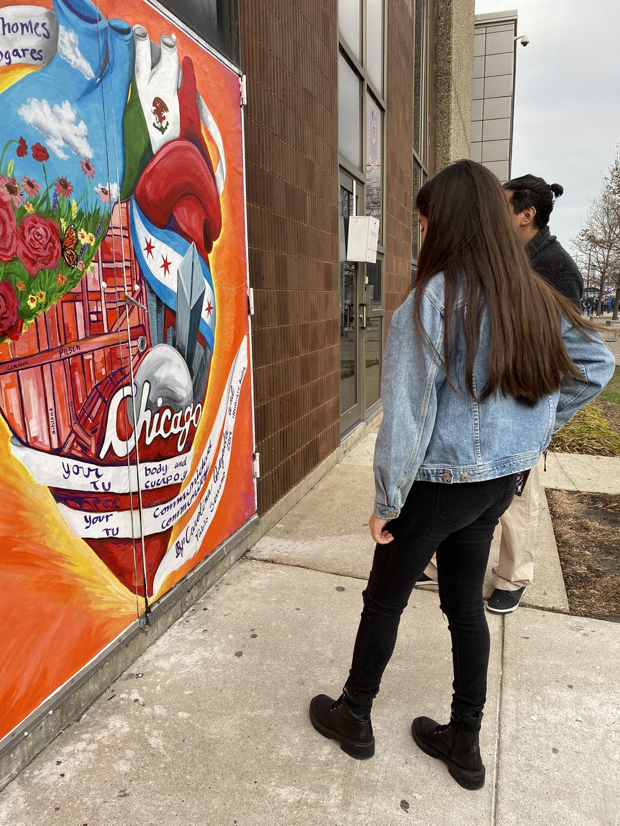 BJCAEagles1's tweet photo. @BJCAEagles student Carolina Quezada seeing her visón for #HeartMyBlock come to life. A vision that muralist Pablo Serrano so vividly captures in this breathtaking #mural @IlliniCare @ConsulMexCho https://t.co/6BeKnSARVP