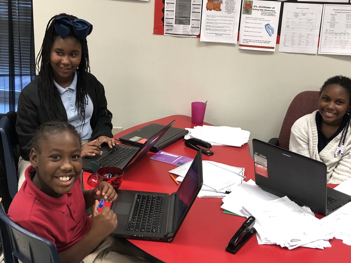 RHELancaster's tweet image. I Smile!  You Smile!  We all 😁 about #HourOfCode @RheLancaster #codinginLISD #codingforchange
@Faith_n_Science @askatechnogirl @sherese_nix @CherishPipkins