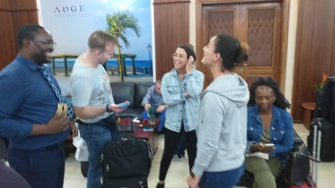 Llega a Malabo el primer equipo de la Secretaria General de la <a href="/GECF_News/">Gas Exporting Countries Forum</a> para acomodar y comenzar los trabajos tecnicos de la V Cumbre de Jefes de Estados de #GECF en Malabo.<a href="/AngueSimeon/">Simeón Oyono Esono Angue</a> <a href="/AhoraEg/">AHORAEG</a> <a href="/OPECSecretariat/">OPEC</a> <a href="/canalsol_tv/">Canal Sol</a> <a href="/AdjegMotiva/">ADJEG</a> <a href="/nahscoeqguinea/">NAHSCO</a> <a href="/Nze3/">Leoncio Amada NZE</a> <a href="/OscarBerniko/">Oscar Berniko</a>