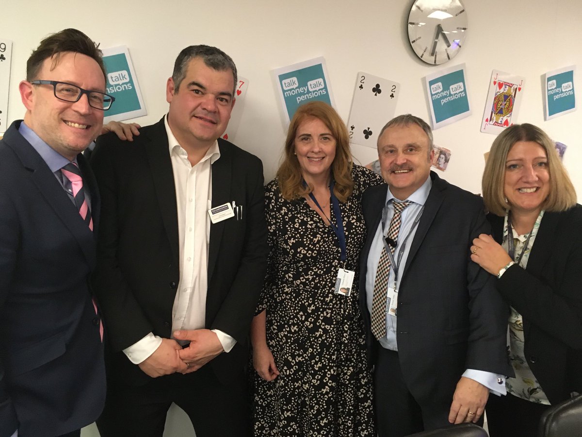 samgodden1's tweet photo. Talking Money and Pensions today with staff at LIBF in London &amp; Canterbury offices! Really great to engage with so many staff #ate too many chocolate coins 😳#lovemyjob #talkmoney ⁦@StudyLIBF⁩ https://t.co/oHu2v3lKrK