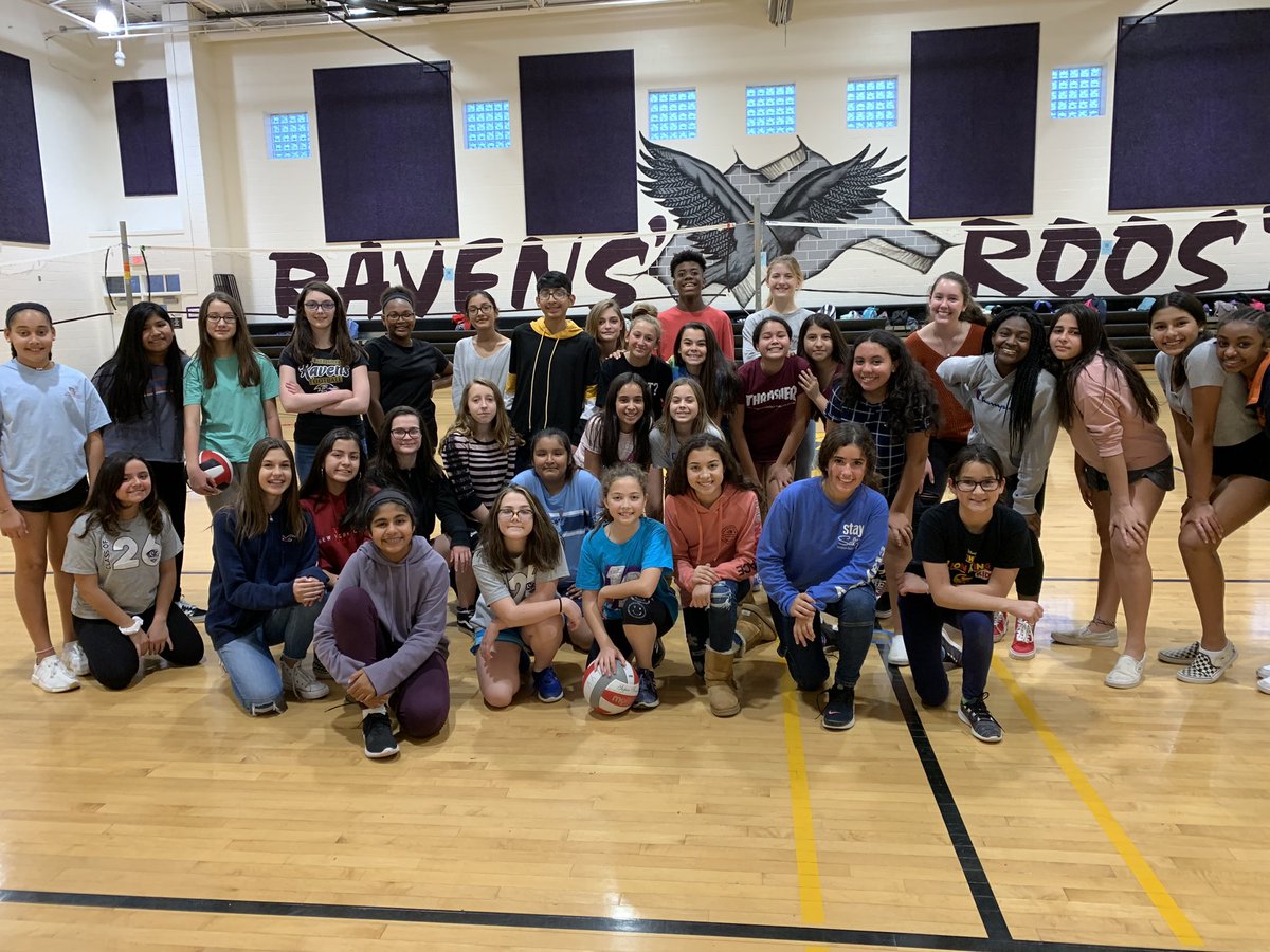 Last day of Volleyball club! Thank you to all who came out and see you next year! Thank you to @MariaPa16437292 for helping out! 💜🏐💛 <a href="/RBMS_PE/">River Bend PE Dept.</a> <a href="/RBMS_Official/">River Bend M.S.</a>