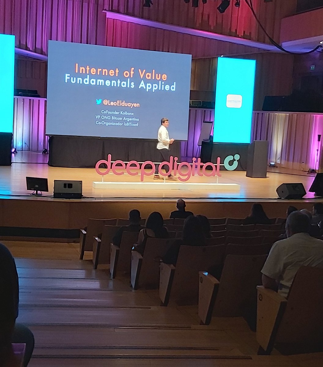 jcreatividad's tweet photo. En el #deepdigitaltraining llevado a cabo en la @UsinadelArte https://t.co/RU1fk28U0I